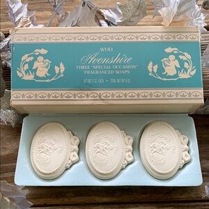 Vintage Avon Avonshire Special Occasion Soap Set - Cream